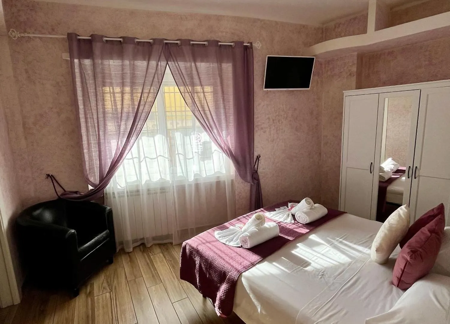 Paganino Rooms Fiumicino 0*,  Italy