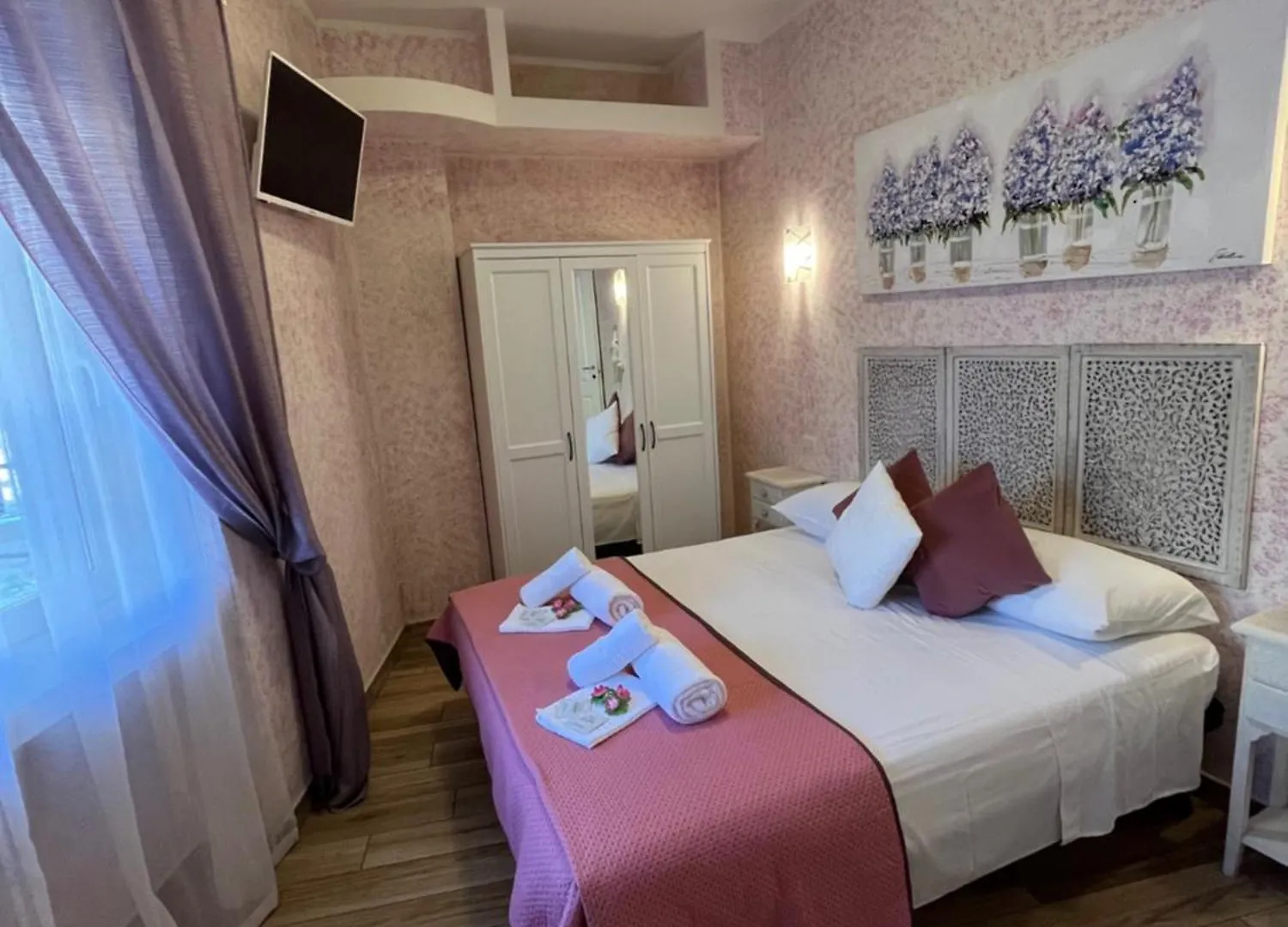 Paganino Rooms 피우미치노 0*,